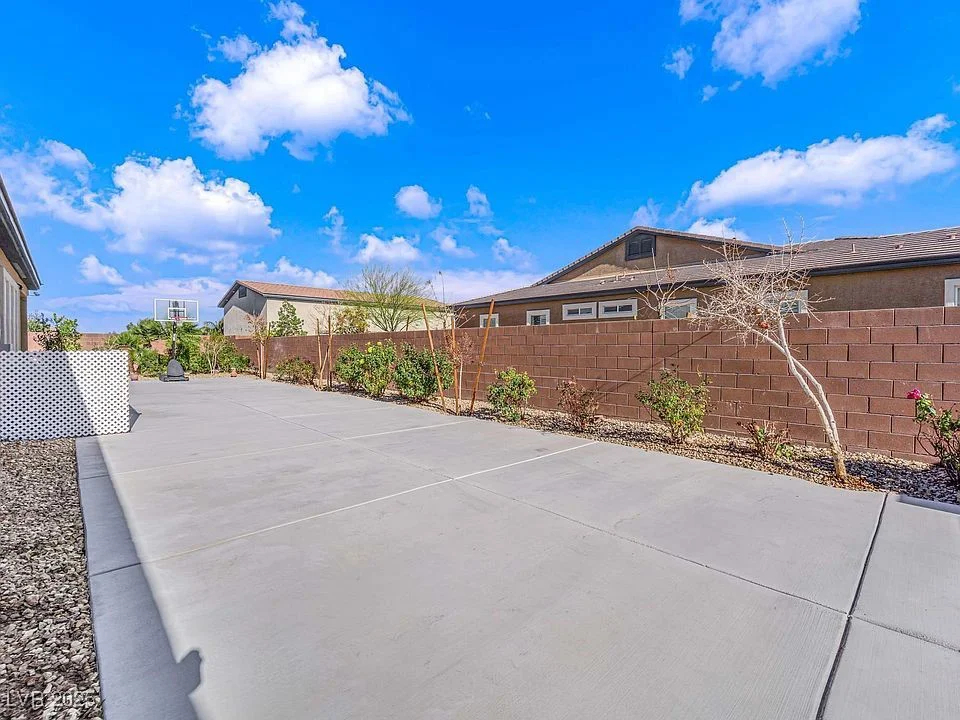 380 Baratheon, Las Vegas, NV 89183