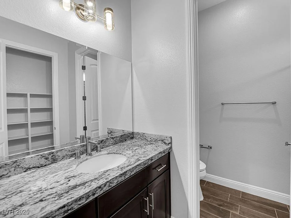 380 Baratheon, Las Vegas, NV 89183