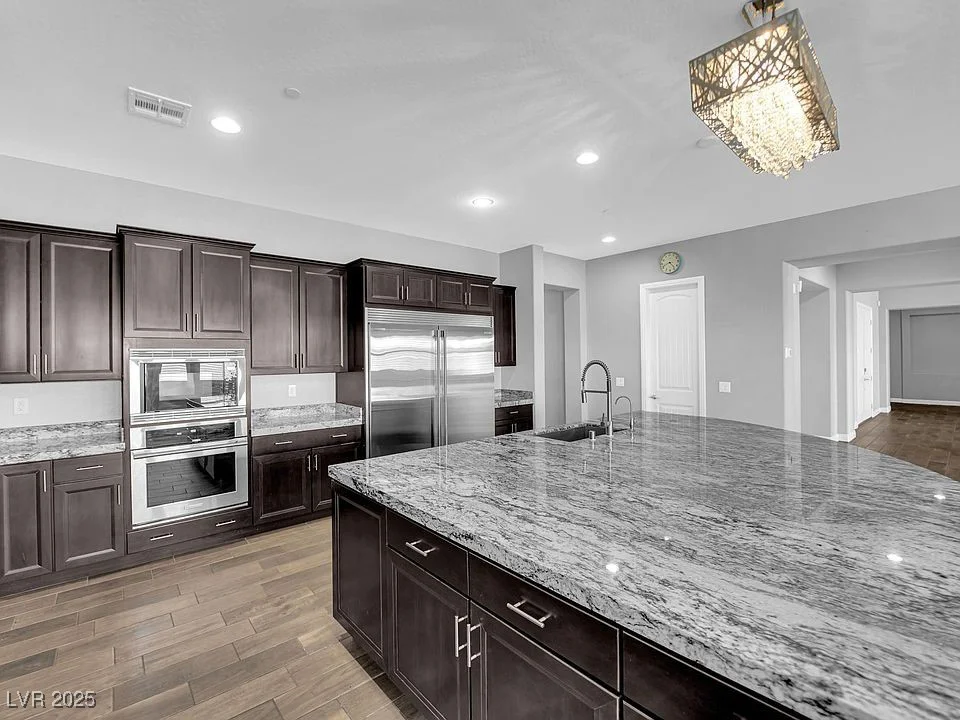 380 Baratheon, Las Vegas, NV 89183