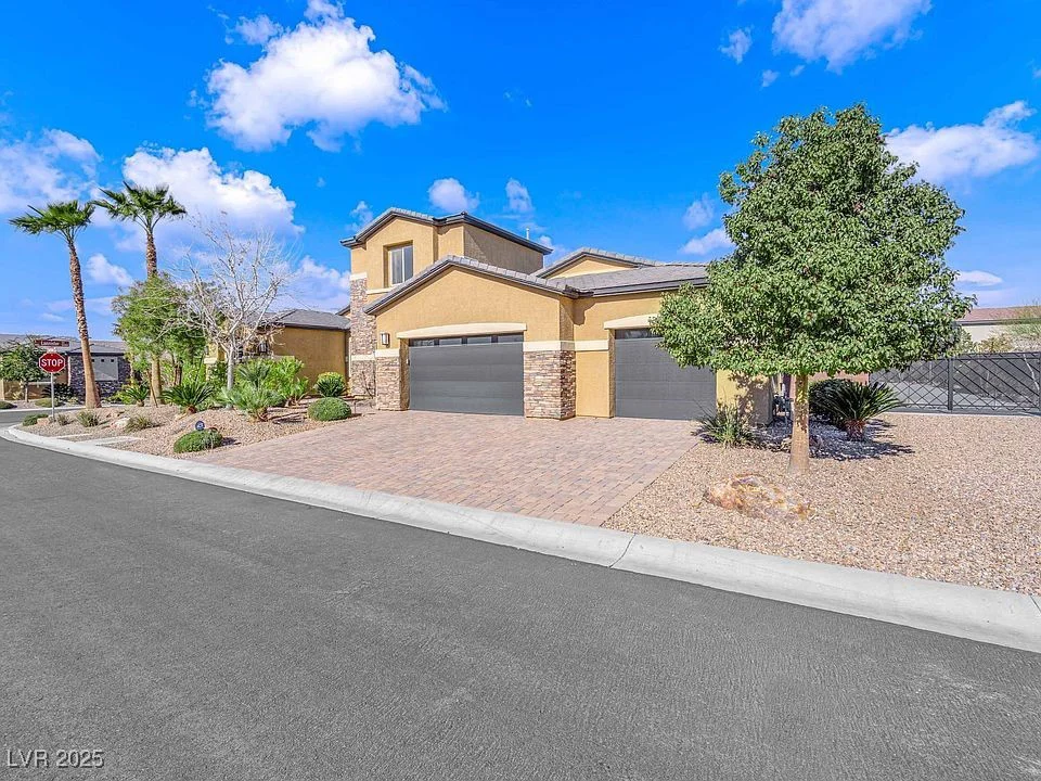 380 Baratheon, Las Vegas, NV 89183