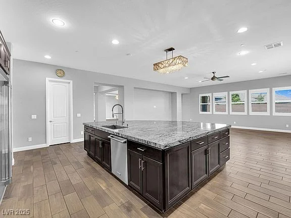 380 Baratheon, Las Vegas, NV 89183