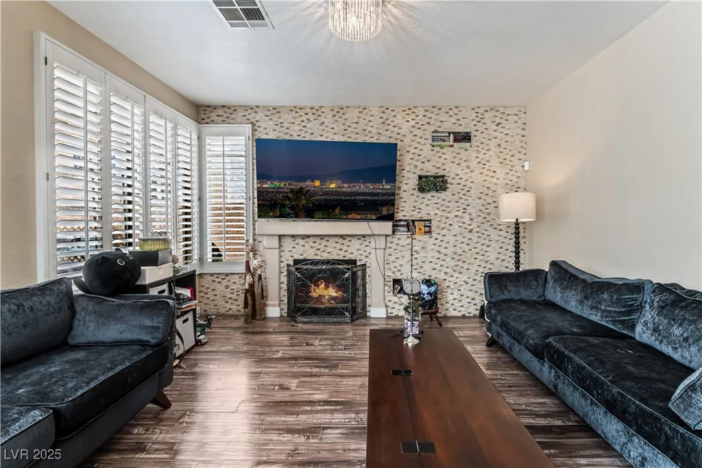 7837 Silver Plateau, Las Vegas, NV 89128