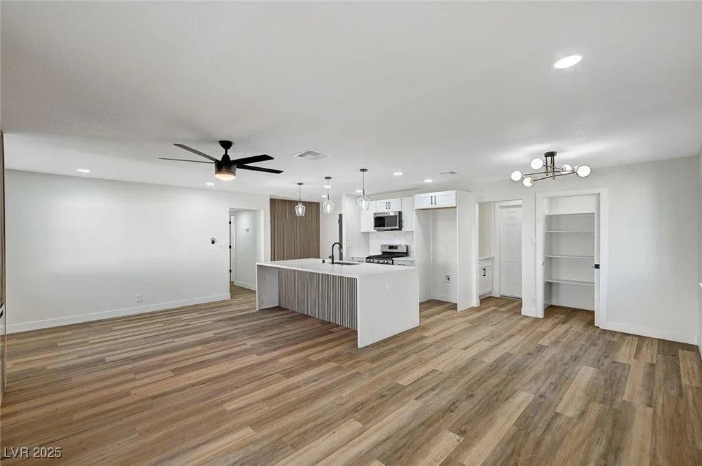 4804 El Tesoro, Las Vegas, NV 89121