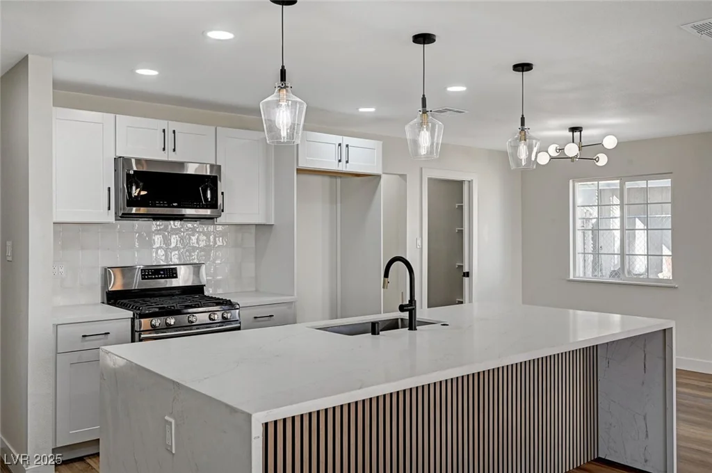 4804 El Tesoro, Las Vegas, NV 89121