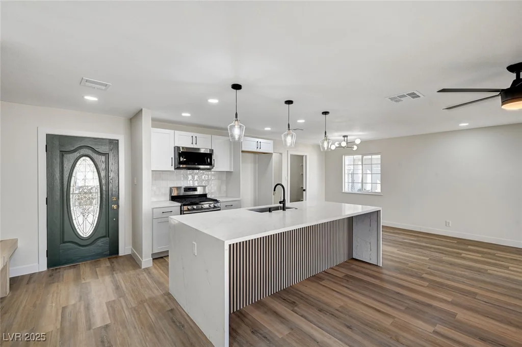 4804 El Tesoro, Las Vegas, NV 89121