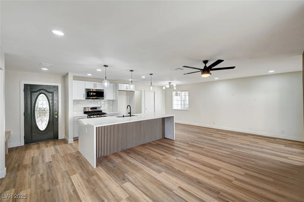 4804 El Tesoro, Las Vegas, NV 89121