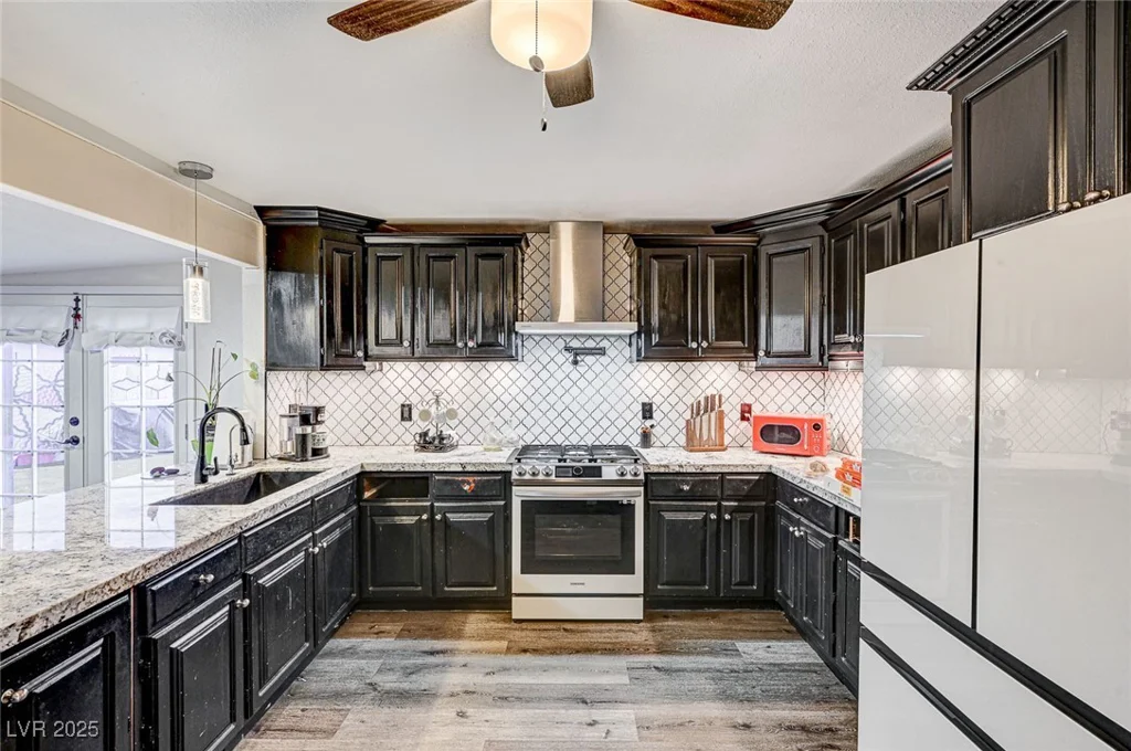321 Agora, Las Vegas, NV 89110