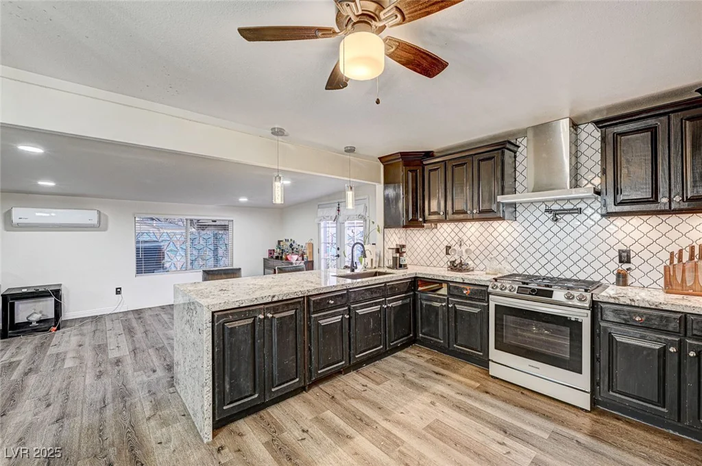 321 Agora, Las Vegas, NV 89110