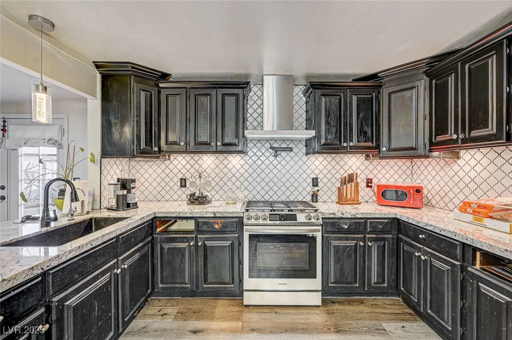 321 Agora, Las Vegas, NV 89110