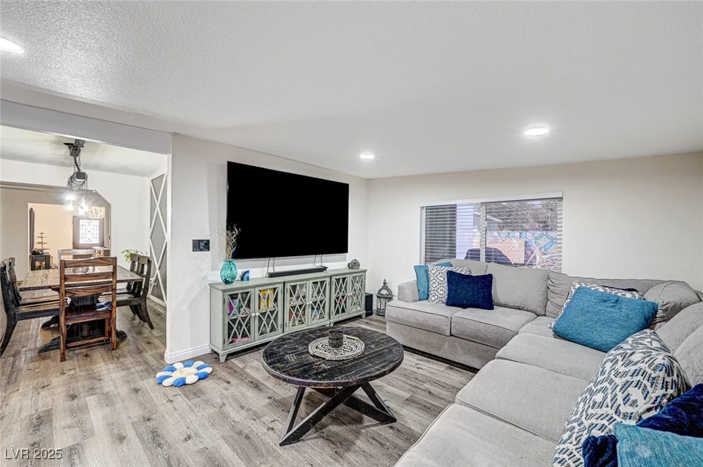 321 Agora, Las Vegas, NV 89110