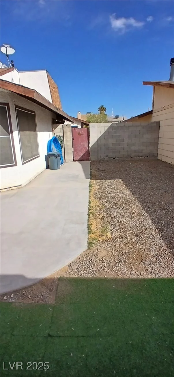 6717 Sheffield, Las Vegas, NV 89108