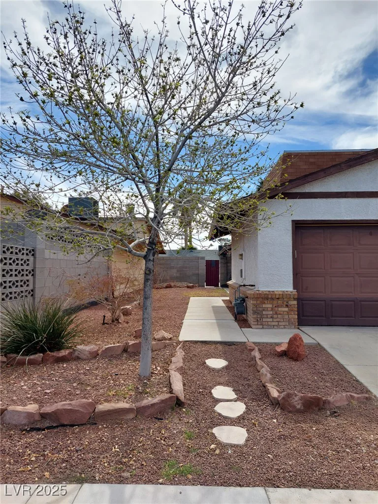 6717 Sheffield, Las Vegas, NV 89108