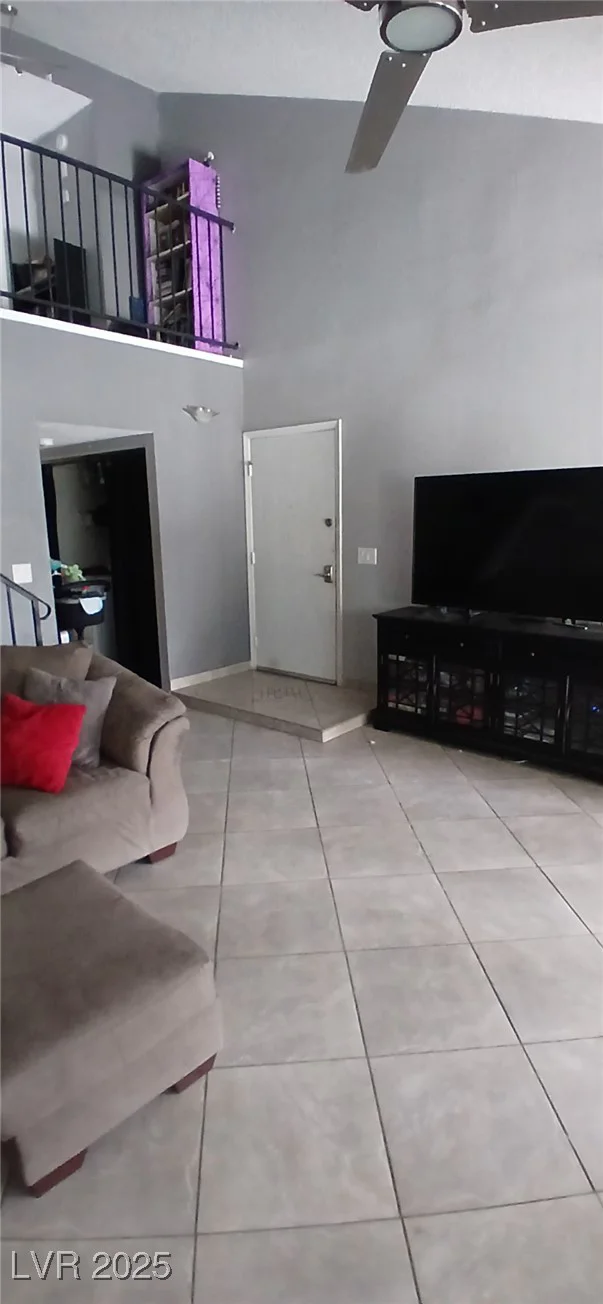 6717 Sheffield, Las Vegas, NV 89108