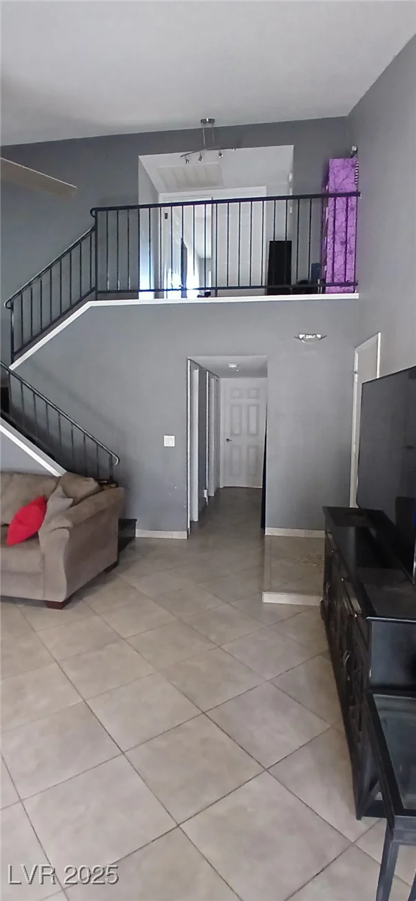 6717 Sheffield, Las Vegas, NV 89108