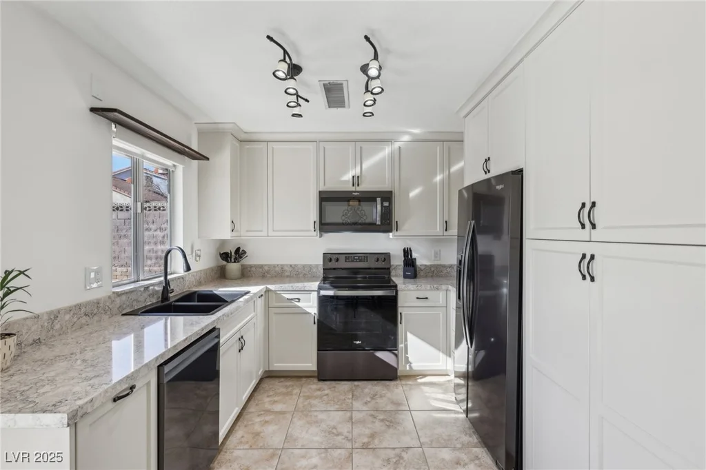 8805 Pavia, Las Vegas, NV 89117