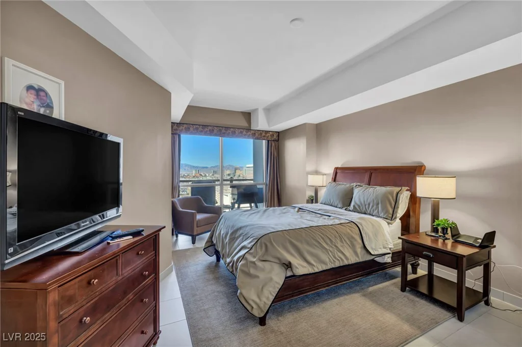 200 Sahara, Las Vegas, NV 89102