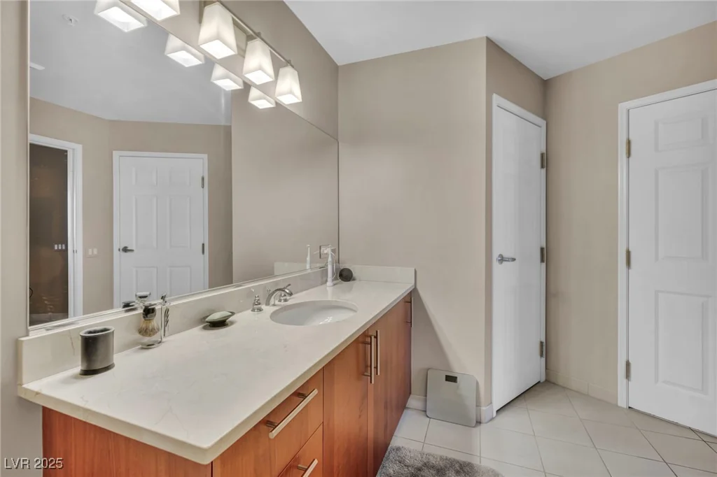 200 Sahara, Las Vegas, NV 89102