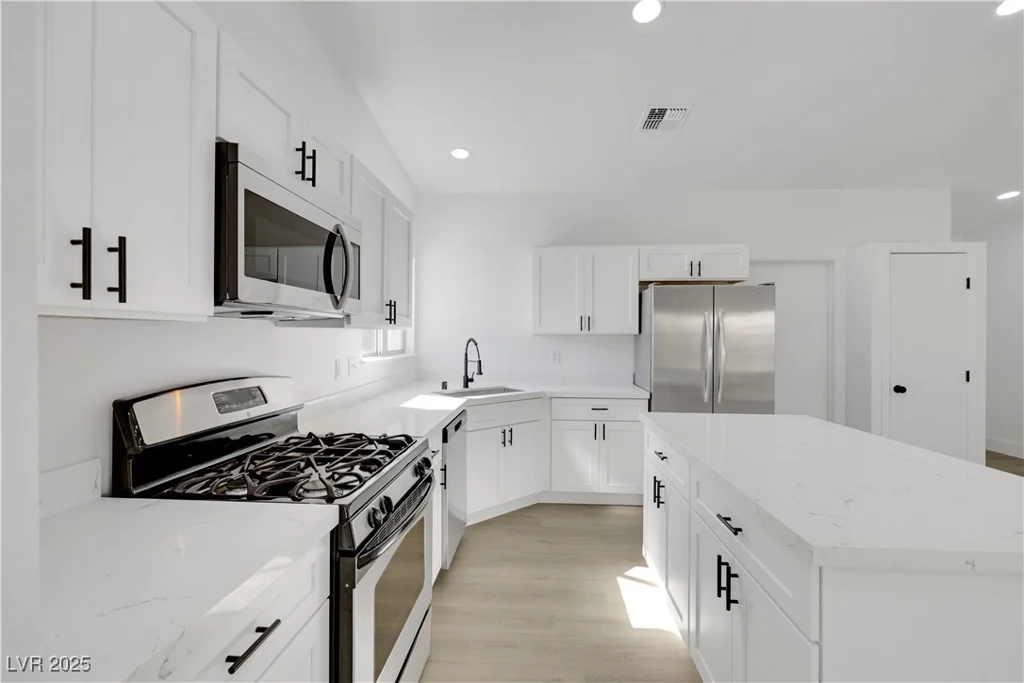 1905 Joella, Las Vegas, NV 89108