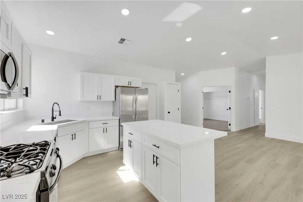 1905 Joella, Las Vegas, NV 89108