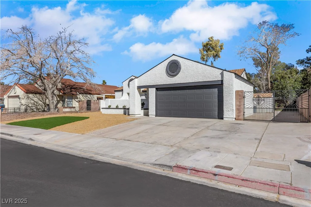 1905 Joella, Las Vegas, NV 89108