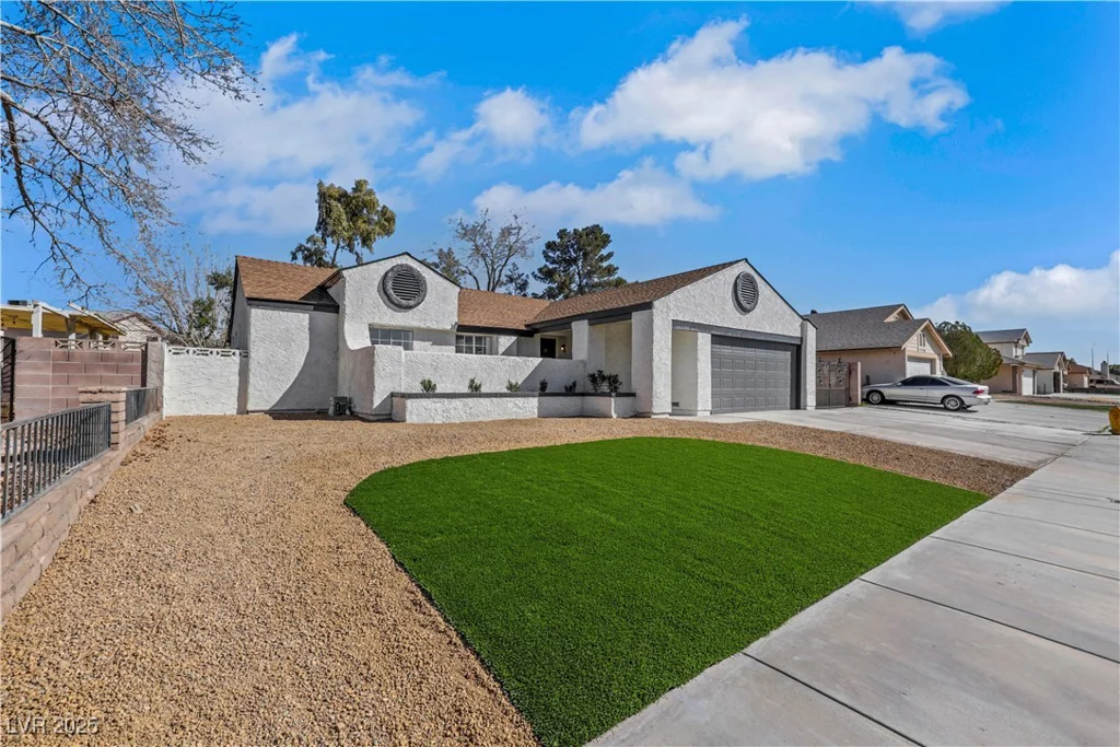 1905 Joella, Las Vegas, NV 89108