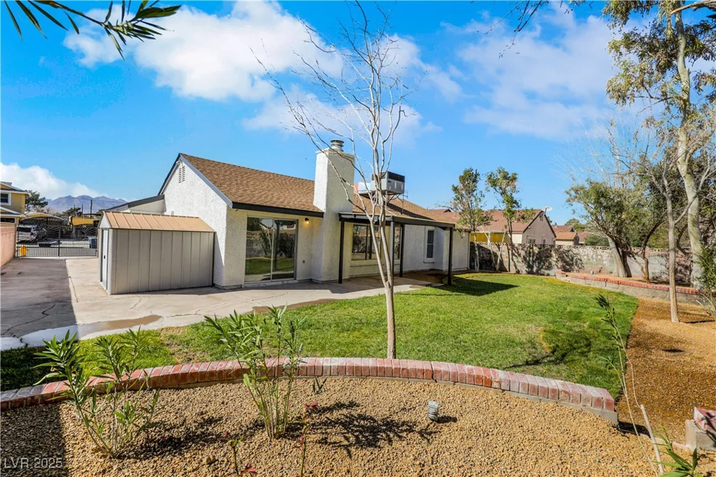 1905 Joella, Las Vegas, NV 89108