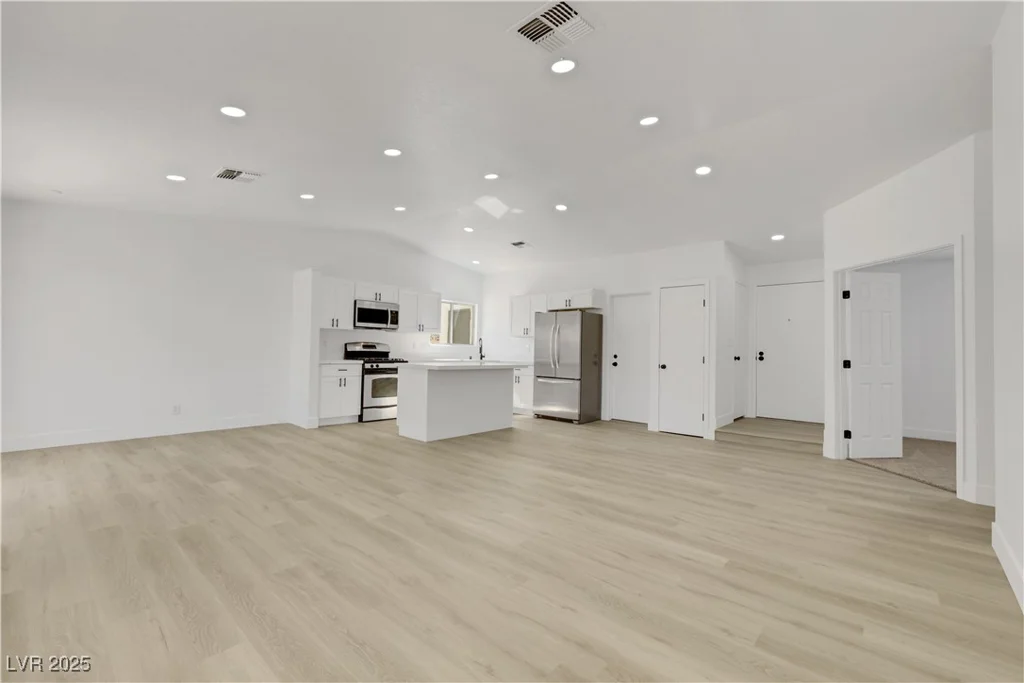 1905 Joella, Las Vegas, NV 89108