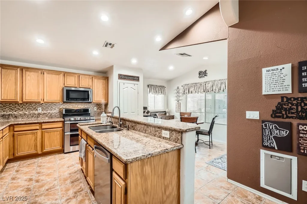 9071 Ravenhurst, Las Vegas, NV 89123