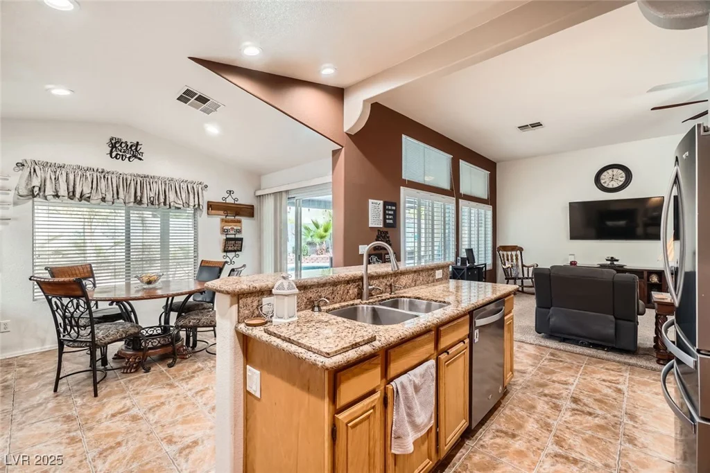 9071 Ravenhurst, Las Vegas, NV 89123
