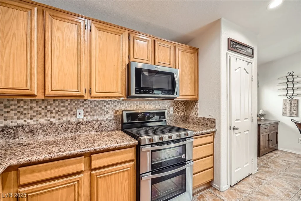 9071 Ravenhurst, Las Vegas, NV 89123