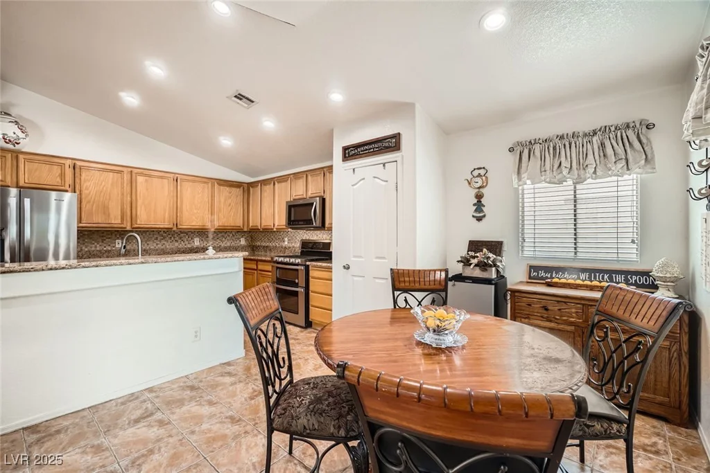 9071 Ravenhurst, Las Vegas, NV 89123