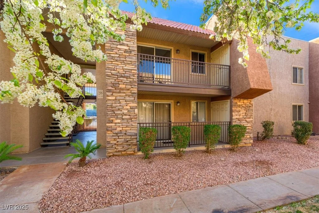 5060 Indian River, Las Vegas, NV 89103