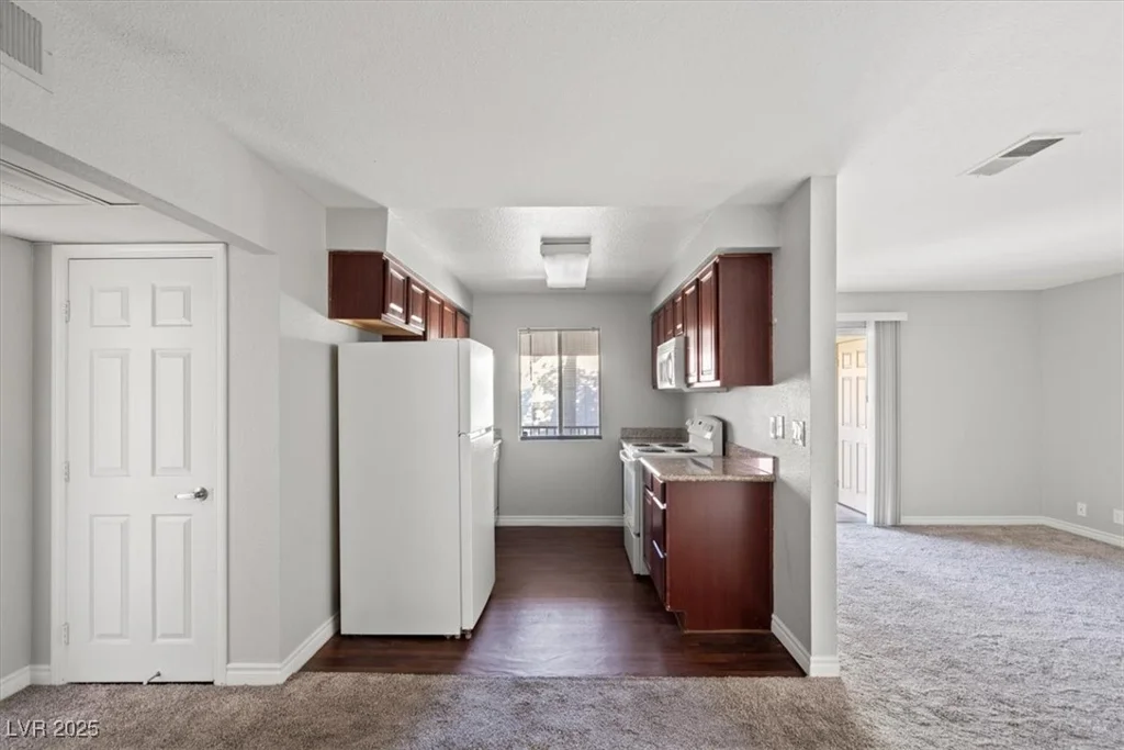 5060 Indian River, Las Vegas, NV 89103