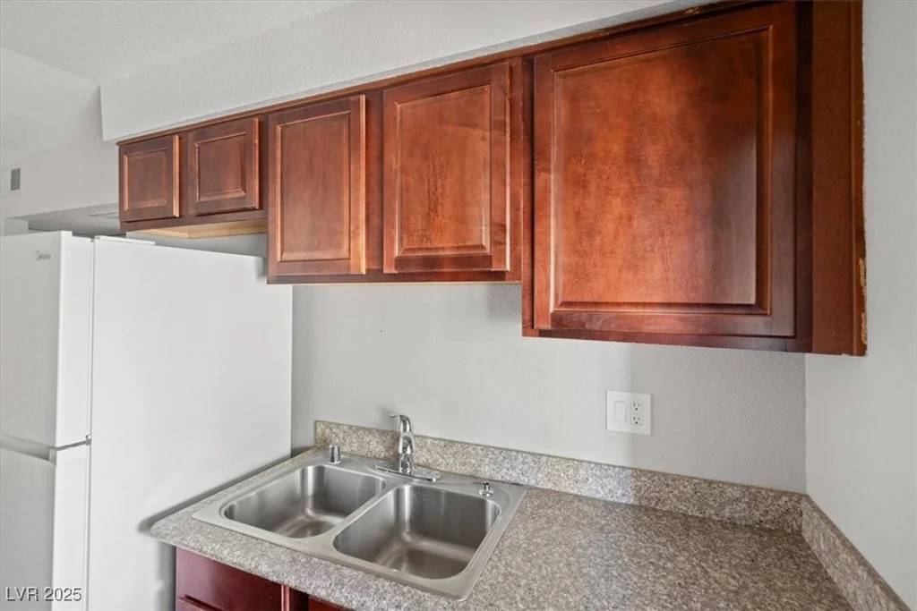 5060 Indian River, Las Vegas, NV 89103