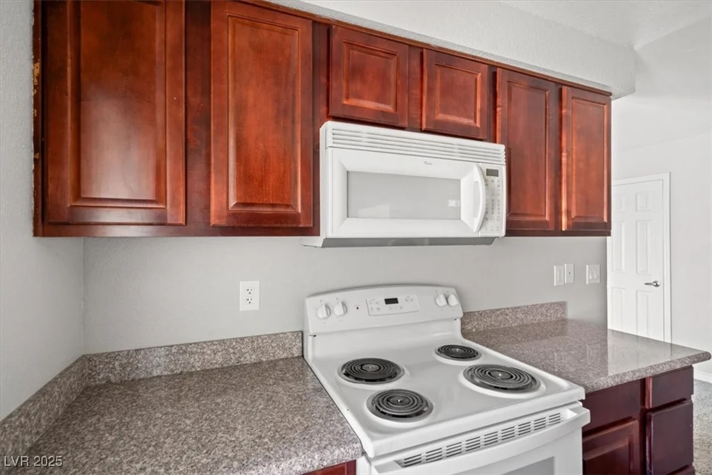 5060 Indian River, Las Vegas, NV 89103