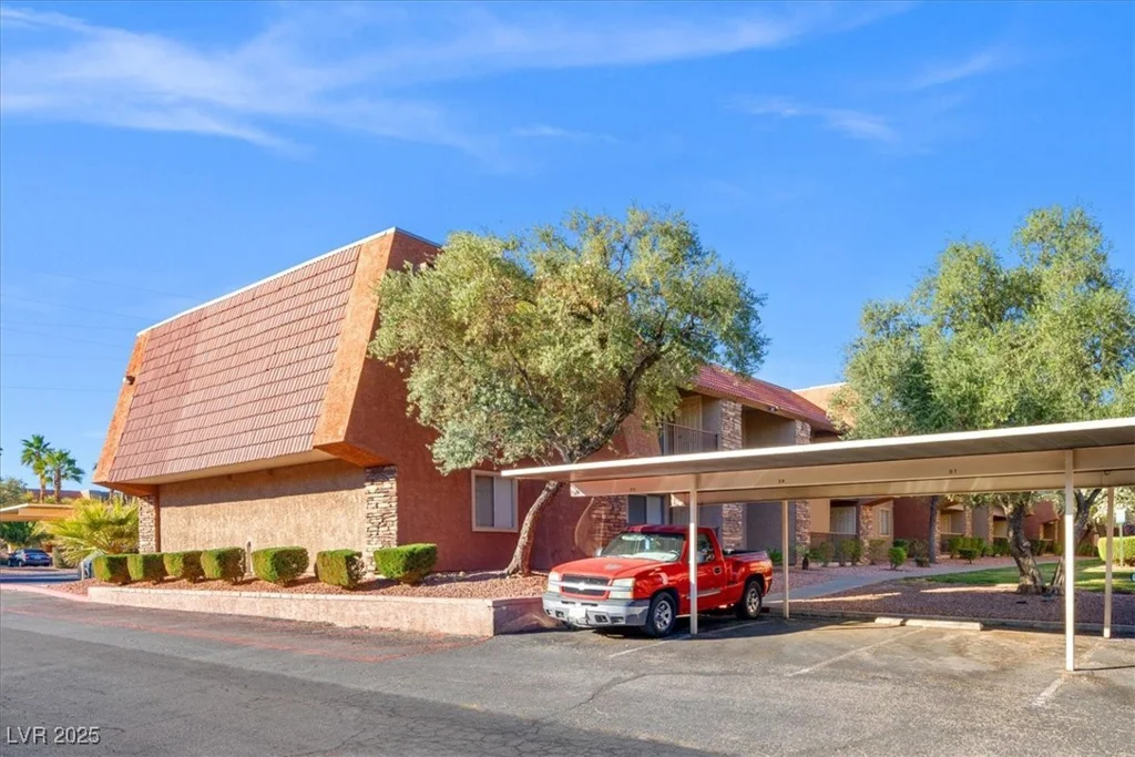 5060 Indian River, Las Vegas, NV 89103