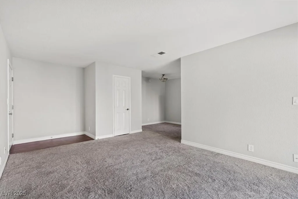 5060 Indian River, Las Vegas, NV 89103