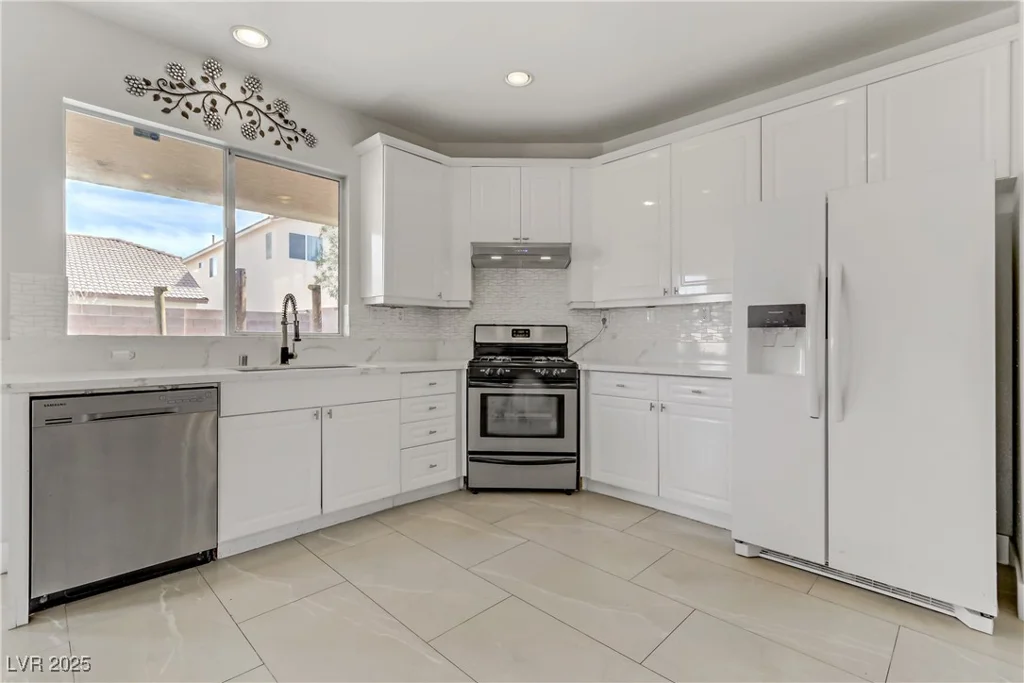 6938 Silk Oak, Las Vegas, NV 89148
