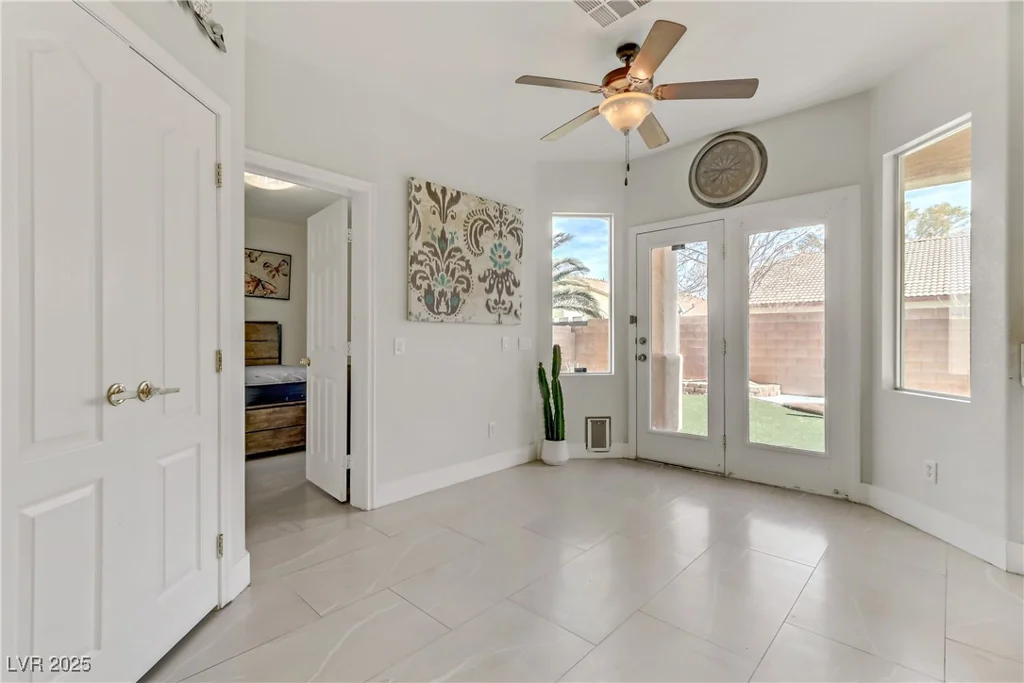 6938 Silk Oak, Las Vegas, NV 89148