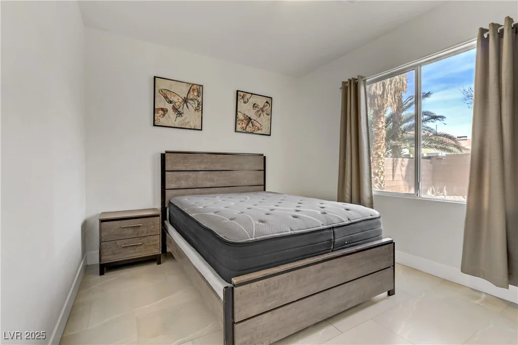 6938 Silk Oak, Las Vegas, NV 89148
