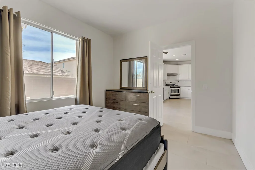 6938 Silk Oak, Las Vegas, NV 89148