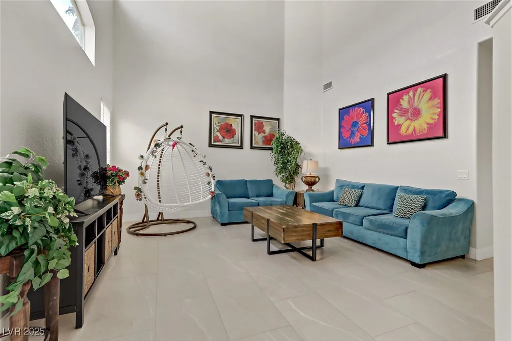6938 Silk Oak, Las Vegas, NV 89148
