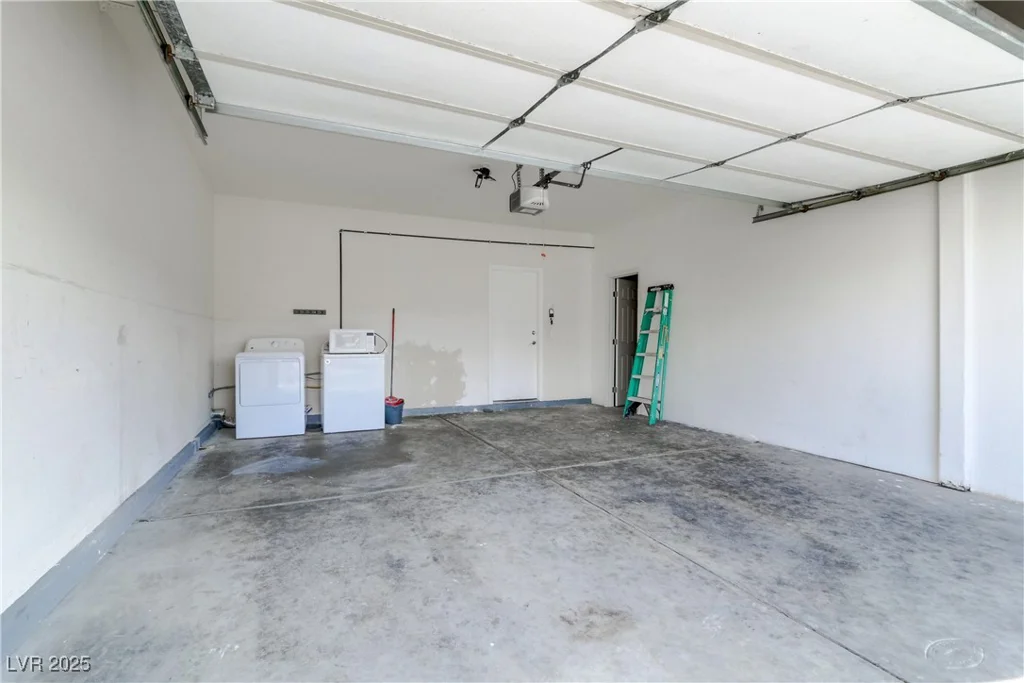 6938 Silk Oak, Las Vegas, NV 89148