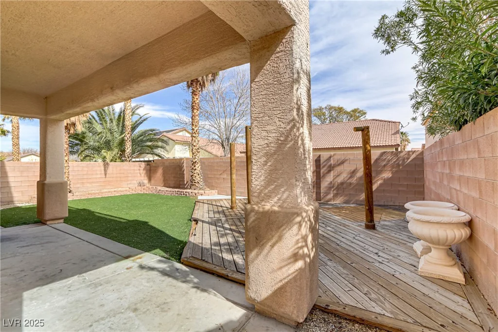 6938 Silk Oak, Las Vegas, NV 89148