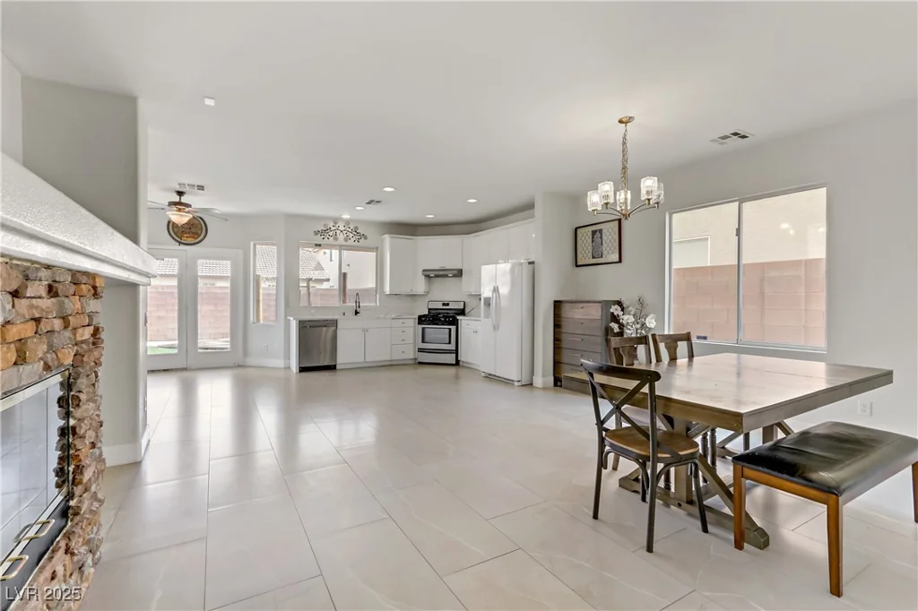 6938 Silk Oak, Las Vegas, NV 89148