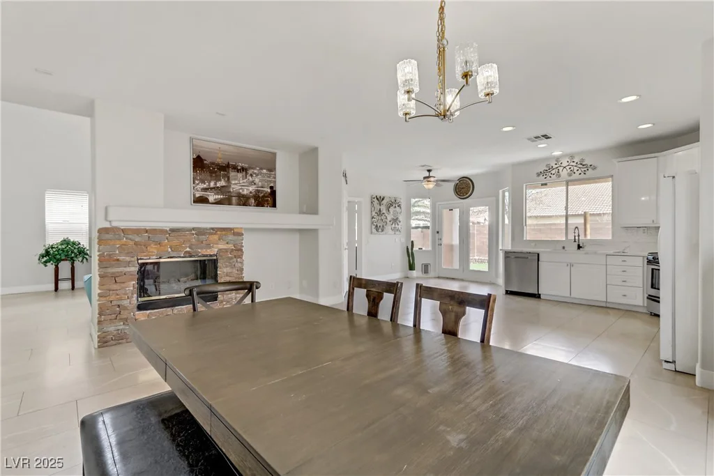 6938 Silk Oak, Las Vegas, NV 89148