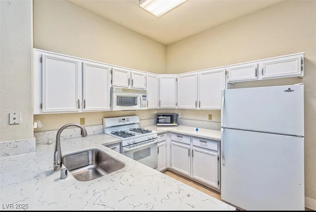 9002 Purple Leaf, Las Vegas, NV 89123