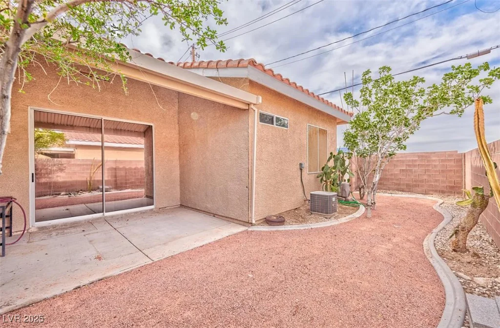 9002 Purple Leaf, Las Vegas, NV 89123