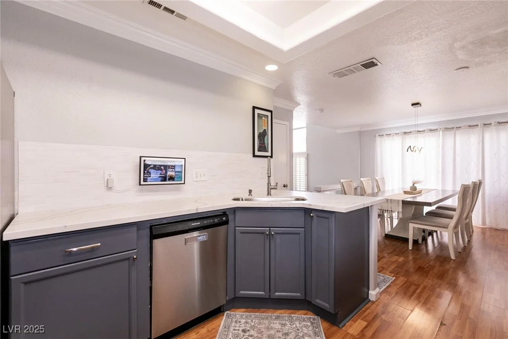 8872 Hampton Green, Las Vegas, NV 89129