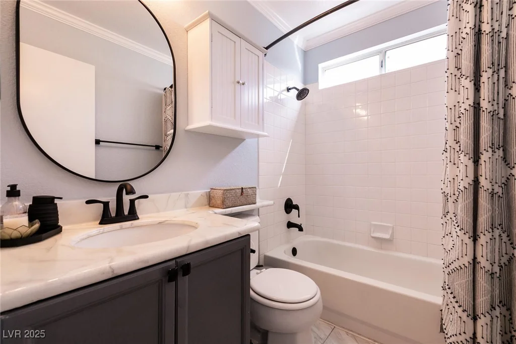 8872 Hampton Green, Las Vegas, NV 89129